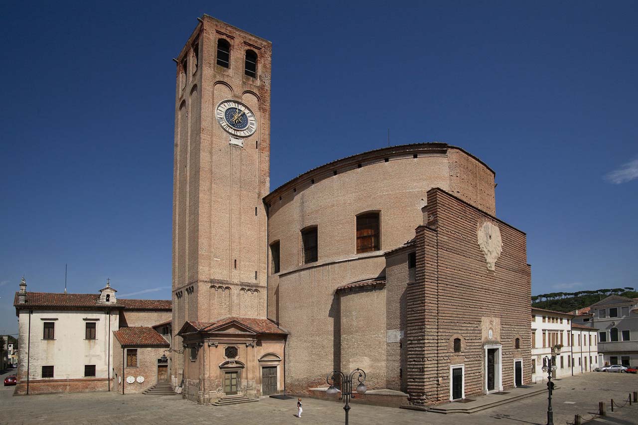L'esterno del Duomo